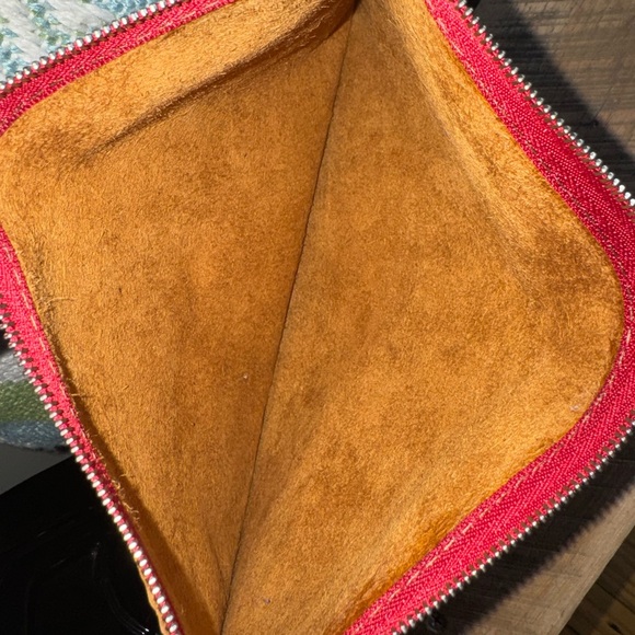 Meanwhile back on the farm saddle brown leather large pouch clutch 11” x 8” - Picture 3 of 3